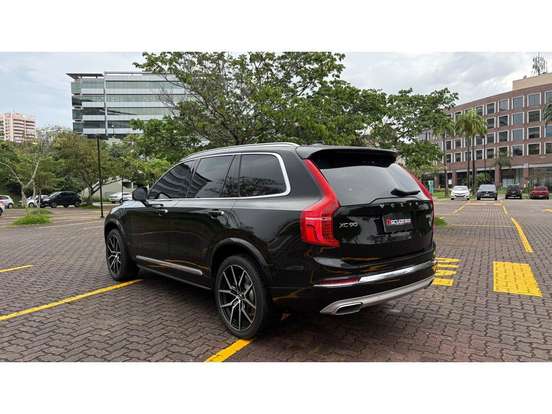 VOLVO-XC90-2020