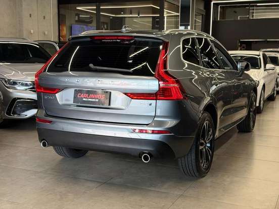 VOLVO-XC90-2018
