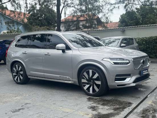 VOLVO-XC90-2023