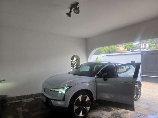 VOLVO-EX30-2024
