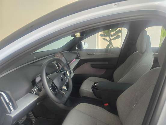 VOLVO-EX30-2024