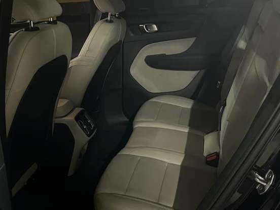 VOLVO-XC40-2.0 T4 GASOLINA MOMENTUM GEARTRONIC VOLVO-XC40-2020