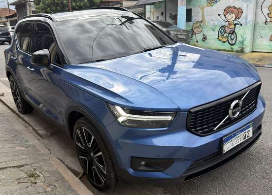 VOLVO-XC40-2019