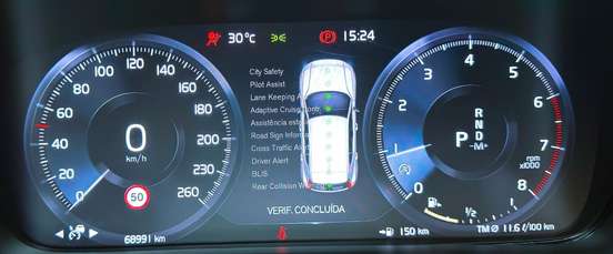 VOLVO-XC40-2019