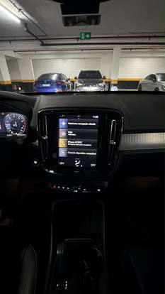 VOLVO-XC40-2019