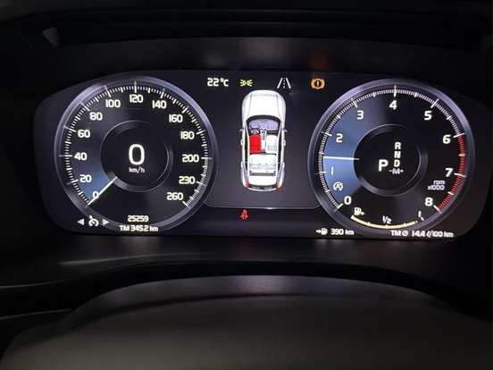 VOLVO-XC40-2.0 T5 GASOLINA MOMENTUM AWD GEARTRONIC VOLVO-XC40-2019