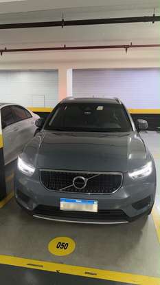 VOLVO-XC40-2019