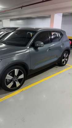 VOLVO-XC40-2019