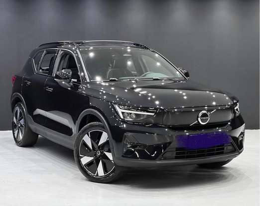VOLVO-XC40-2022