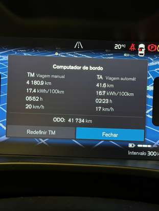 VOLVO-XC40-2022