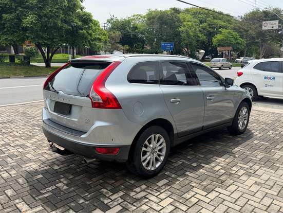 VOLVO-XC60-2009