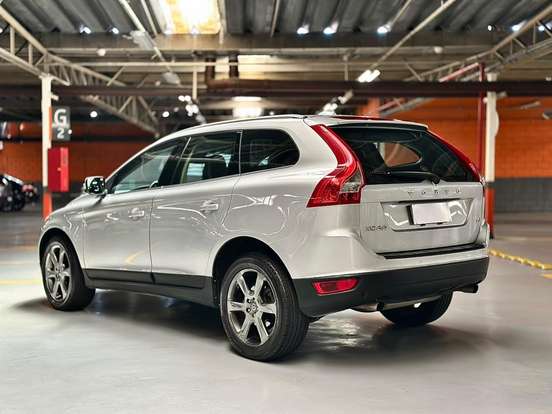 VOLVO-XC60-2.0 T5 DYNAMIC FWD TURBO GASOLINA 4P AUTOMÁTICO VOLVO-XC60-2013