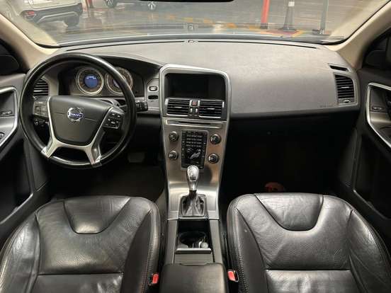 VOLVO-XC60-2.0 T5 DYNAMIC FWD TURBO GASOLINA 4P AUTOMÁTICO VOLVO-XC60-2013