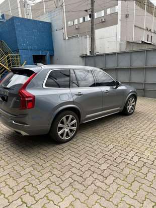 VOLVO-XC90-2017