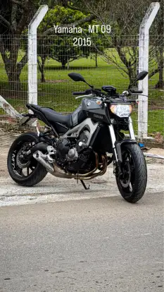 YAMAHA-MT-09-2015