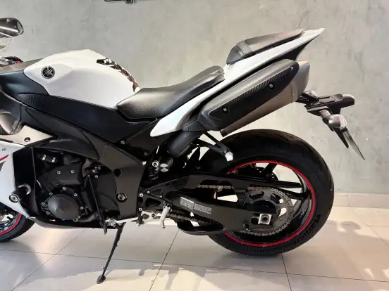 YAMAHA-YZF R1-2014