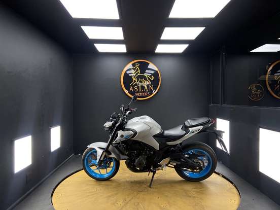YAMAHA-MT-03 CONNECTED ABS YAMAHA-MT-03 CONNECTED ABS-2025