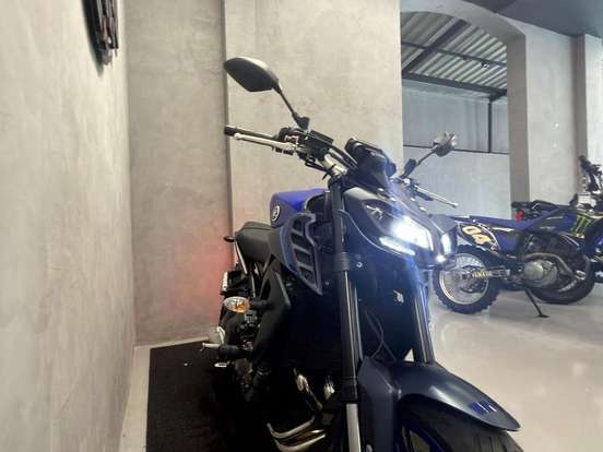 YAMAHA-MT-09 YAMAHA-MT-09-2024