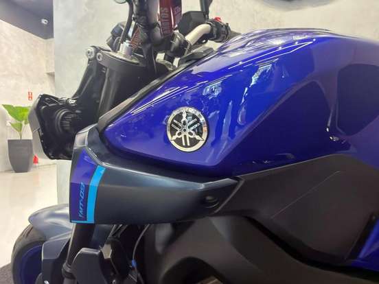 YAMAHA-MT-09-2024