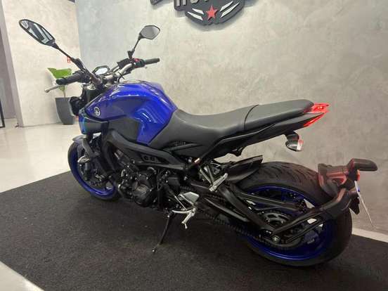 YAMAHA-MT-09-2024