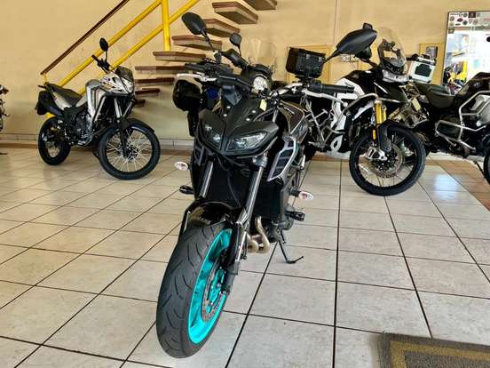 YAMAHA-MT-09-2024