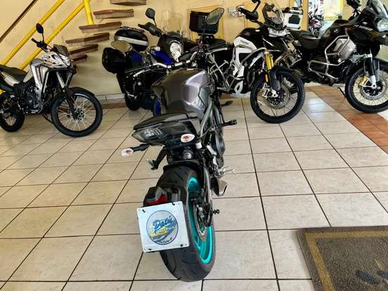 YAMAHA-MT-09-2024
