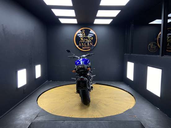 YAMAHA-MT-09 YAMAHA-MT-09-2021