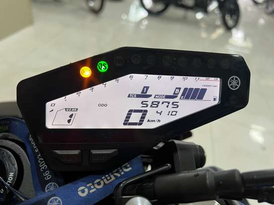 YAMAHA-MT-09-2024