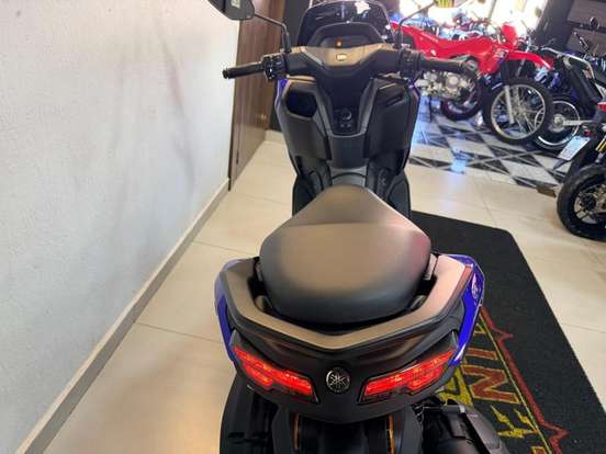 YAMAHA-NMAX CONNECTED 160 ABS-2025