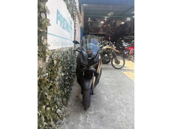 YAMAHA-XMAX 300 CONNECTED ABS-2025