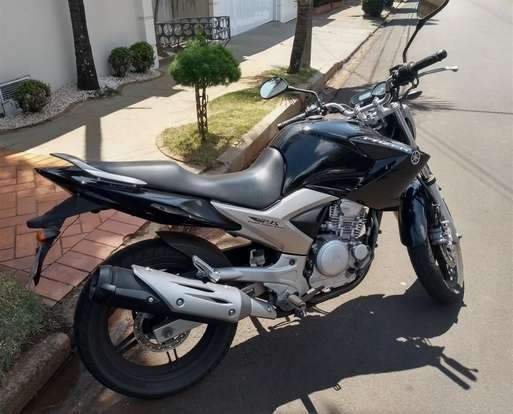 YAMAHA-YS 250 FAZER-2011