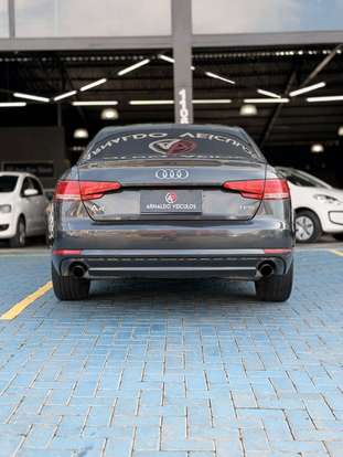AUDI-A4-2017
