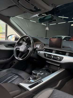 AUDI-A4-2017