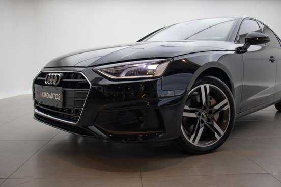 AUDI-A4-2022