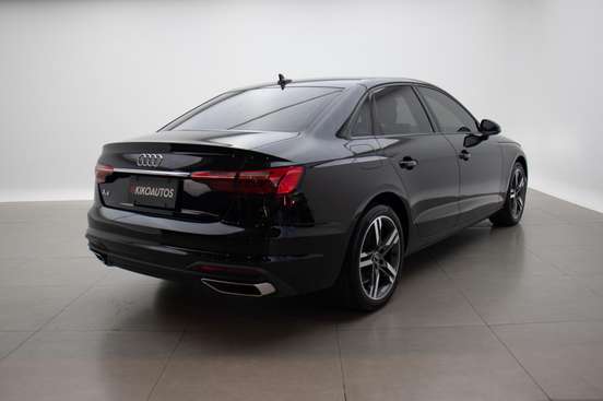 AUDI-A4-2022