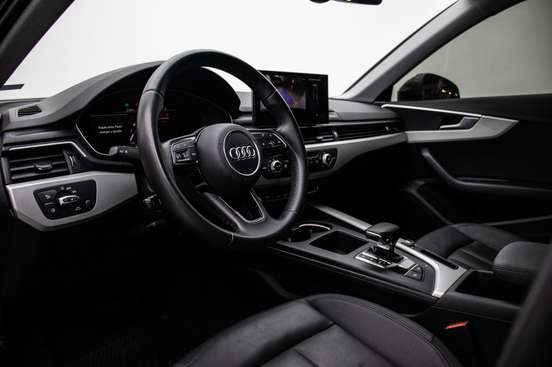 AUDI-A4-2022