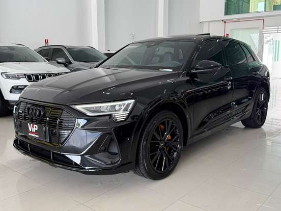 AUDI-E-TRON-2022