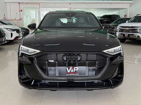 AUDI-E-TRON-2022
