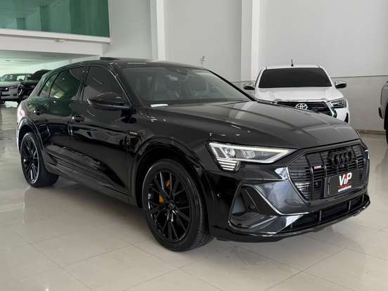 AUDI-E-TRON-2022
