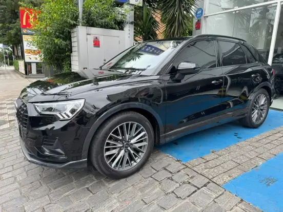 AUDI-Q3-2021