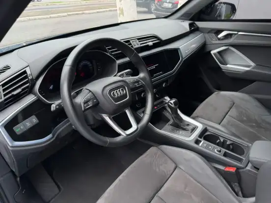 AUDI-Q3-2021
