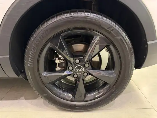AUDI-Q3-2020