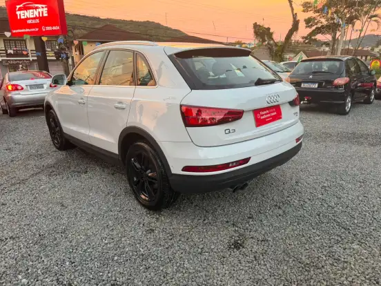 AUDI-Q3-2017