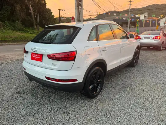 AUDI-Q3-2017