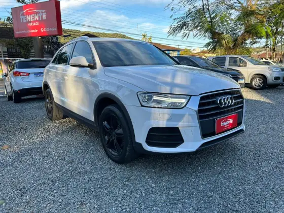 AUDI Q3 1.4 TFSI AMBIENTE PLUS FLEX 4P S TRONIC