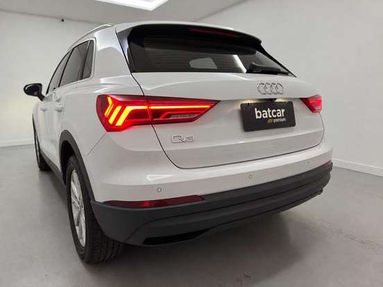 AUDI-Q3-2020