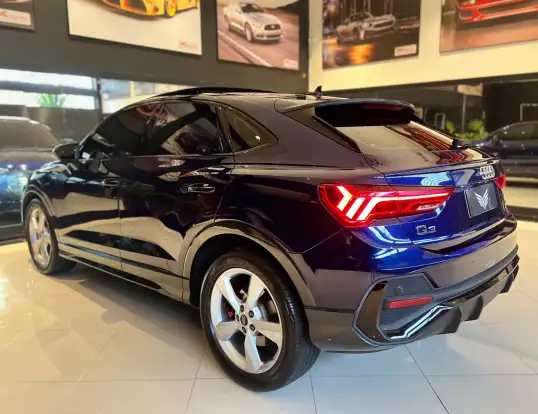 AUDI-Q3-2022