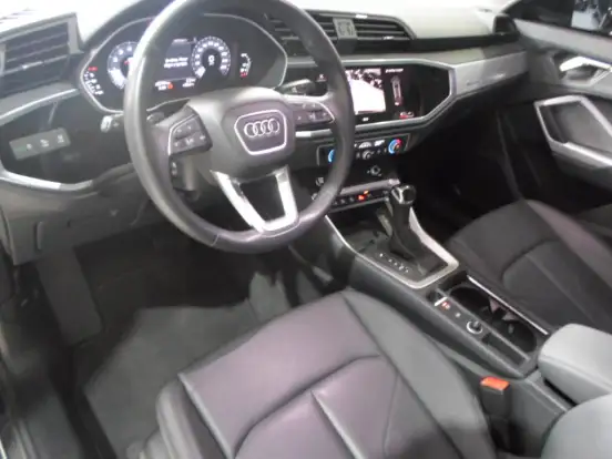 AUDI-Q3-2024