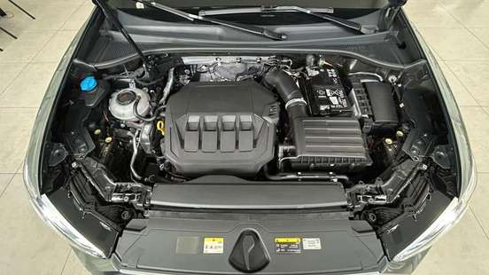 AUDI-Q3-2024