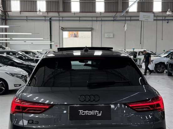 AUDI-Q3-2.0 40 TFSI GASOLINA PERFORMANCE BLACK PLUS QUATTRO TIPTRONIC AUDI-Q3-2025